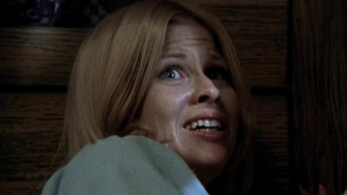 Brenda  (Susan Lanier) terrorizzata