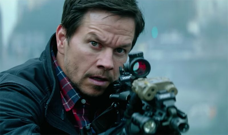 Clicca per vedere l'immagine originale Mark Wahlberg prepara la mira in una scena del film