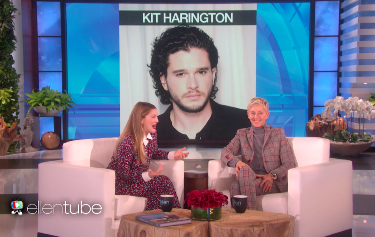 Clicca per vedere l'immagine originale La reazione di Drew Barrymore alla vista di Kit Harington