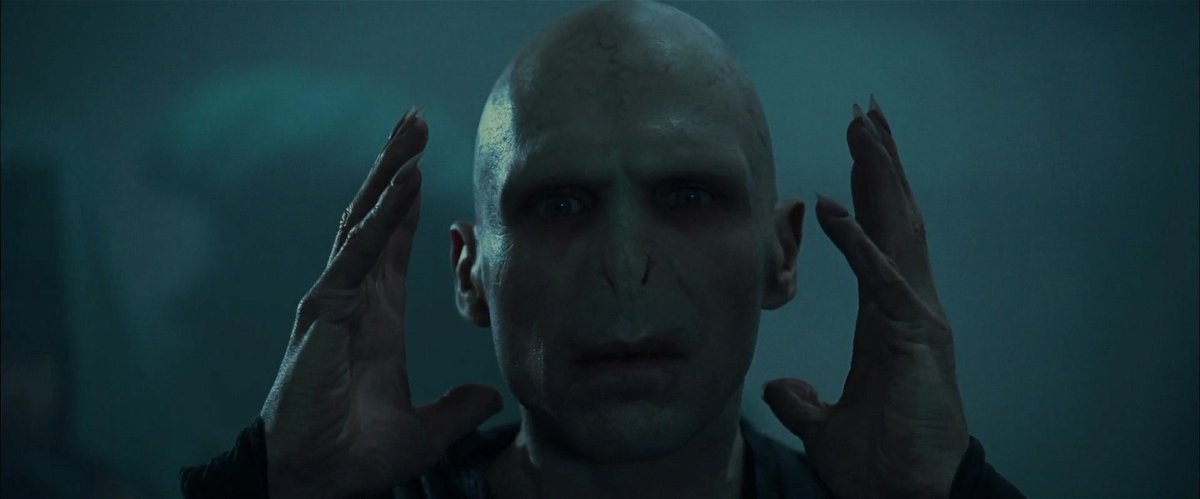Voldemort es interpretado por Ralph Fiennes