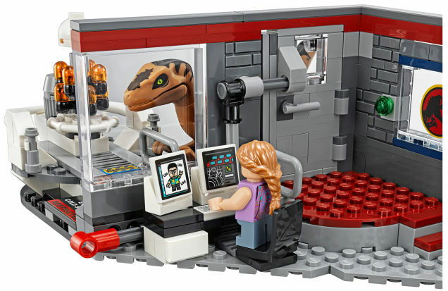 Clicca per vedere l'immagine originale Alcuni dettagli della sala di controllo del nuovo set LEGO dedicato a Jurassic Park