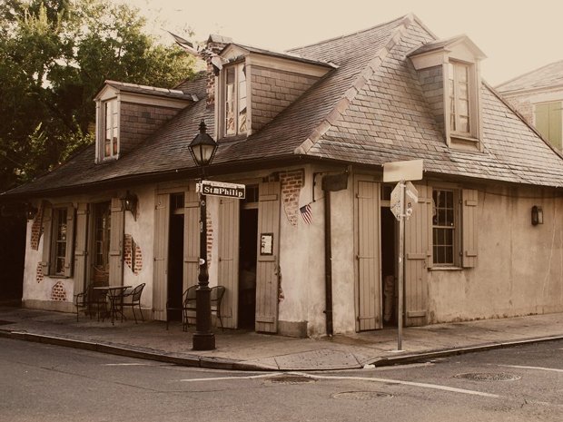 Lafitte’s Blacksmith Shop – 941 Bourbon St