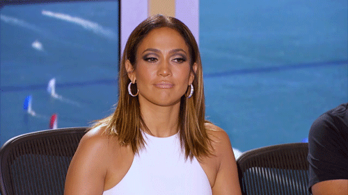 Uno sguardo perplesso di Jennifer Lopez