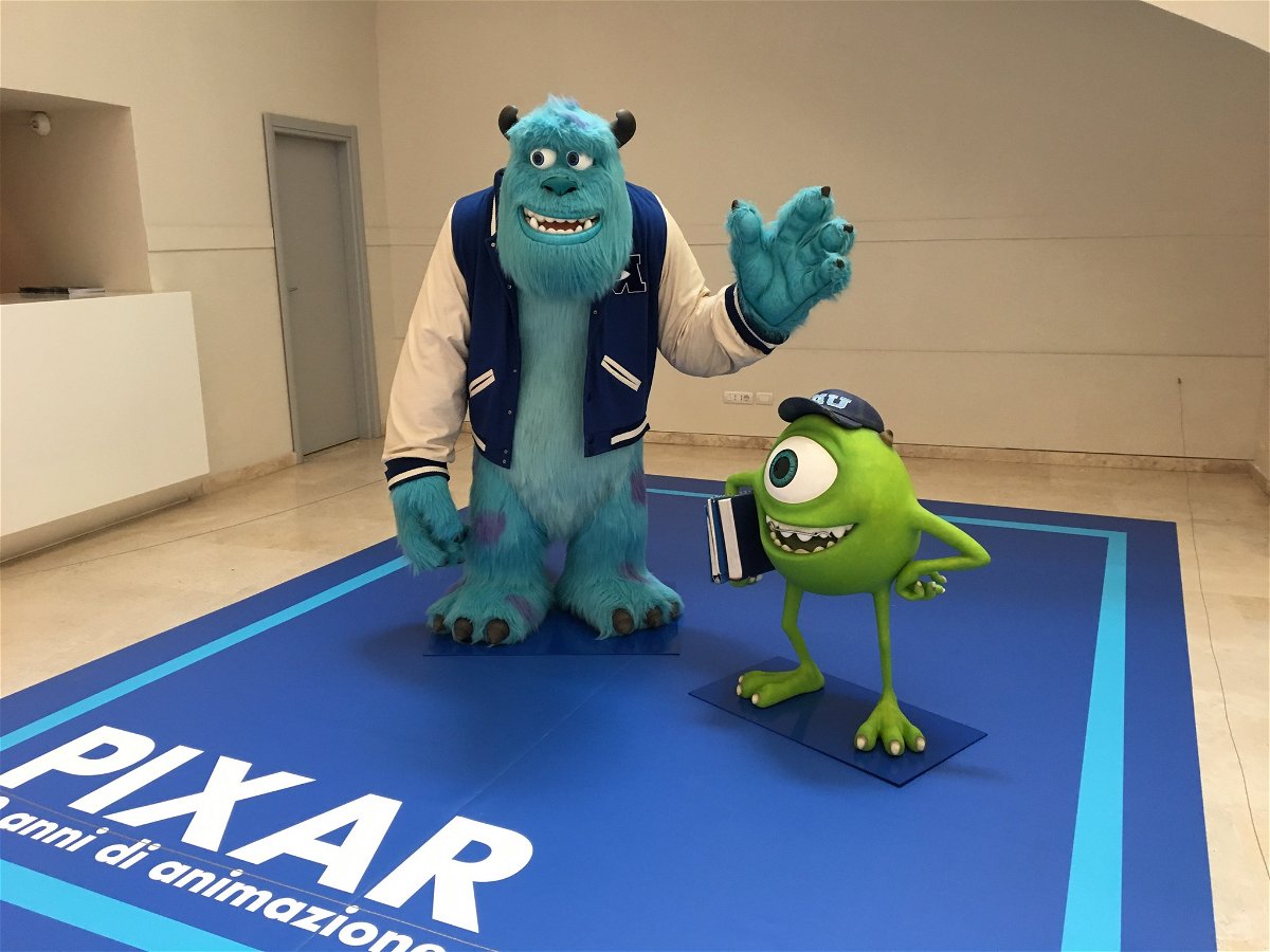 Le statue di Sulley e Wazowski alla mostra Pixar di Roma