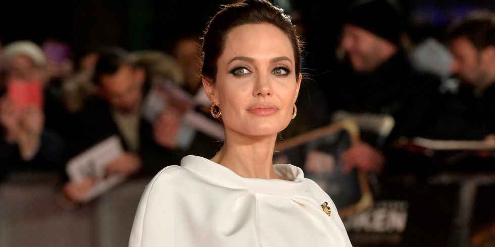 Angelina Jolie dimagrisce perché soffre il mal d'amore?
