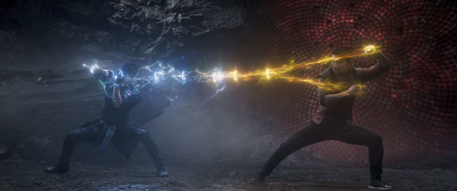 Το Shang-Chi και το Mandarin Ο Σανγκ-Τσι και ο Μανδαρίνος παλεύουν με τα δαχτυλίδια