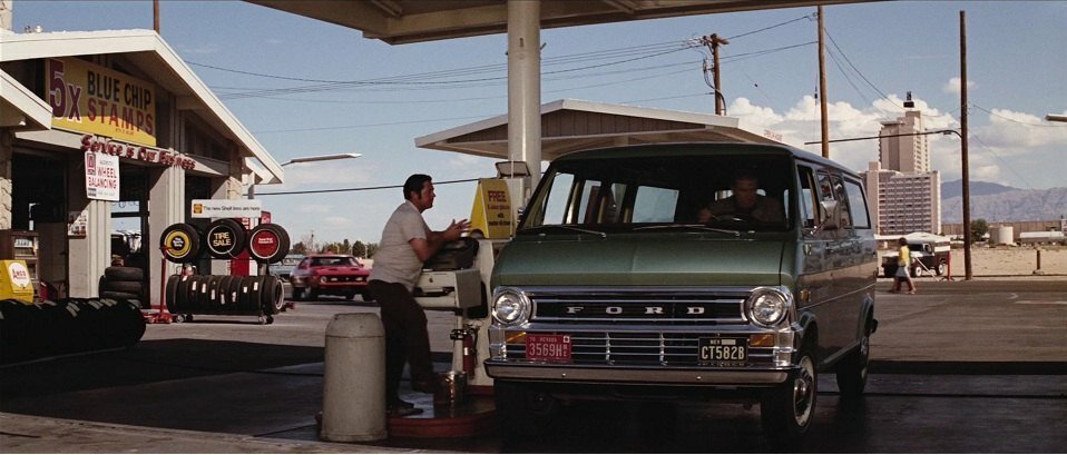 Una scena del film con il 1971 Ford Econoline