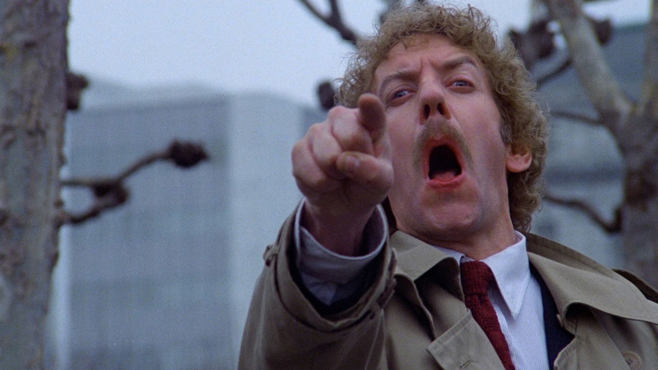 Click para ver la imagen original Donald Shuterland interpreta a Matthew Bennell