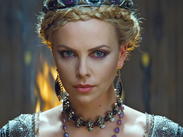 Charlize Theron è la Regina Cattiva in Biancaneve e il cacciatore