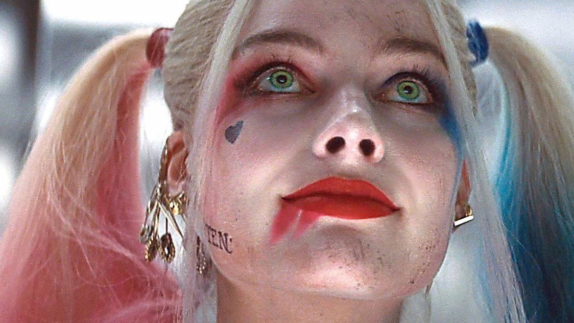 Clicca per vedere l'immagine originale Harley Quinn in primo piano in Suicide Squad