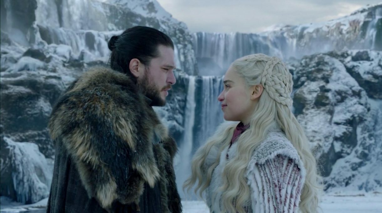 Click para ver la imagen original Kit Harington y Emilia Clarke en el plató