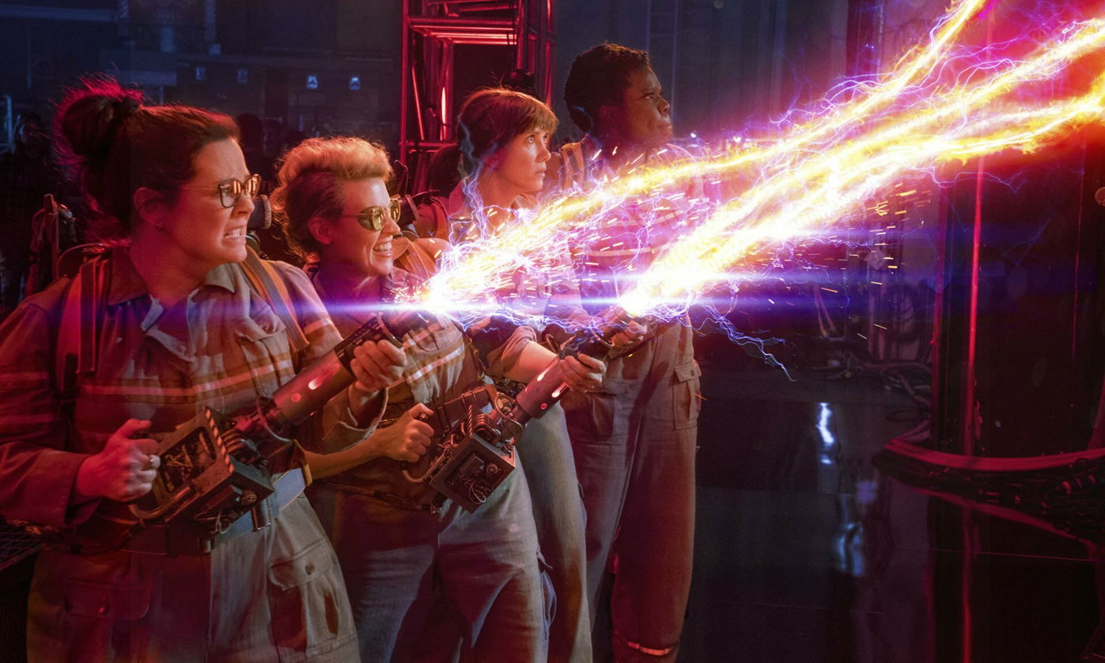 Ghostbusters, le 4 protagoniste in una scena del film Ghostbusters, una scena del film di Paul Feig