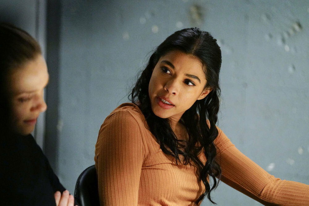 Clicca per vedere l'immagine originale Vanessa Rojas durante un interrogatorio nella centrale di polizia