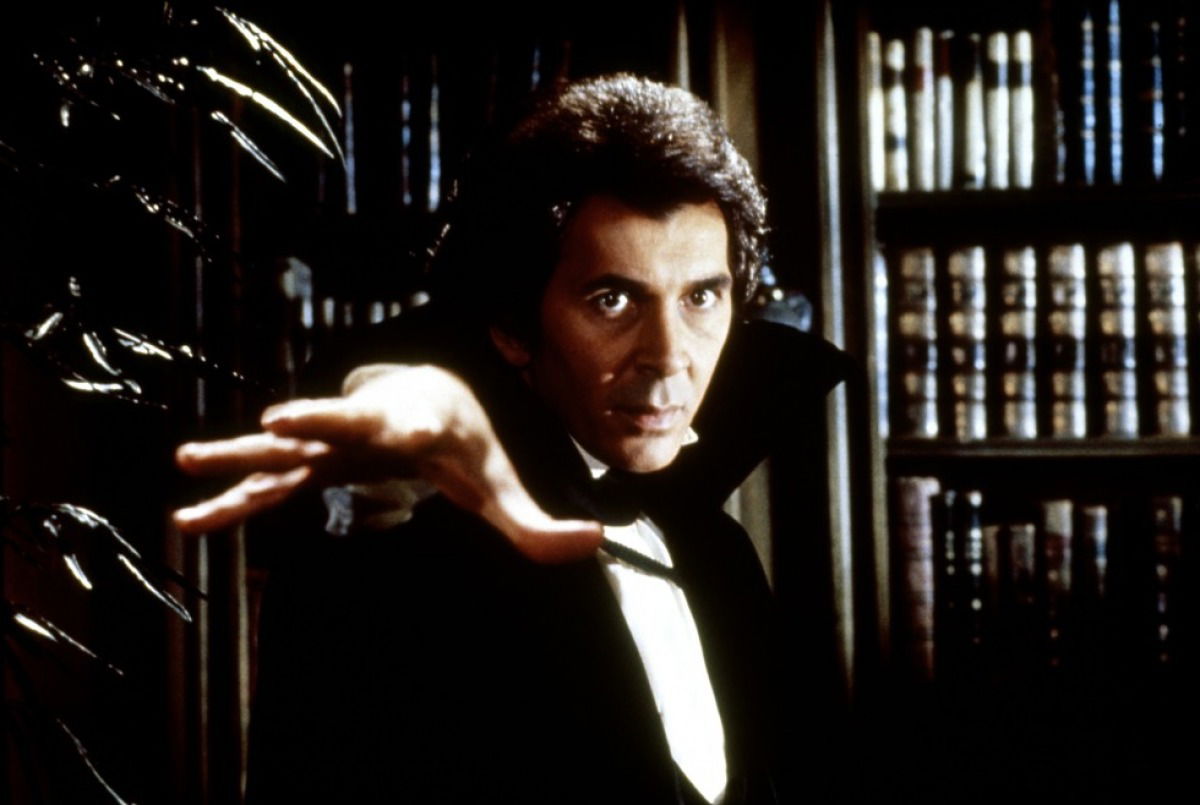Clicca per vedere l'immagine originale Il Conte Dracula è interpretato da Frank Langella