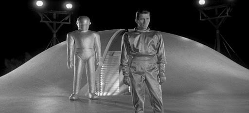 El alienígena Klaatu y el robot Gort de Ultimatum to Earth