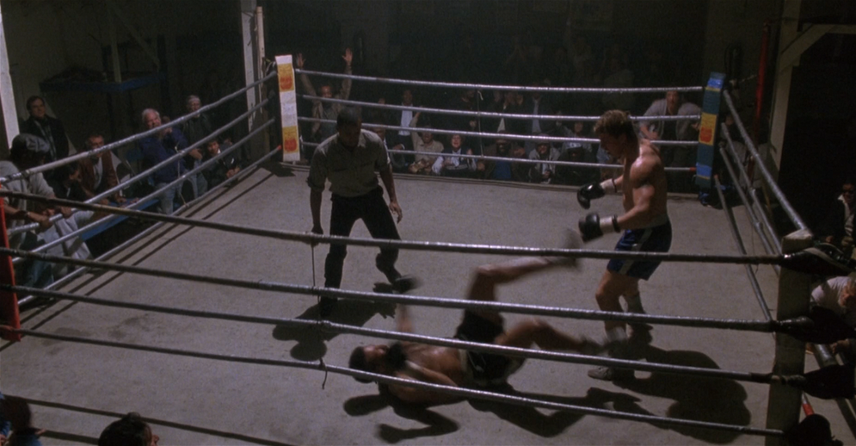 Tommy Gunn mette al tappeto il suo avversario in Rocky V