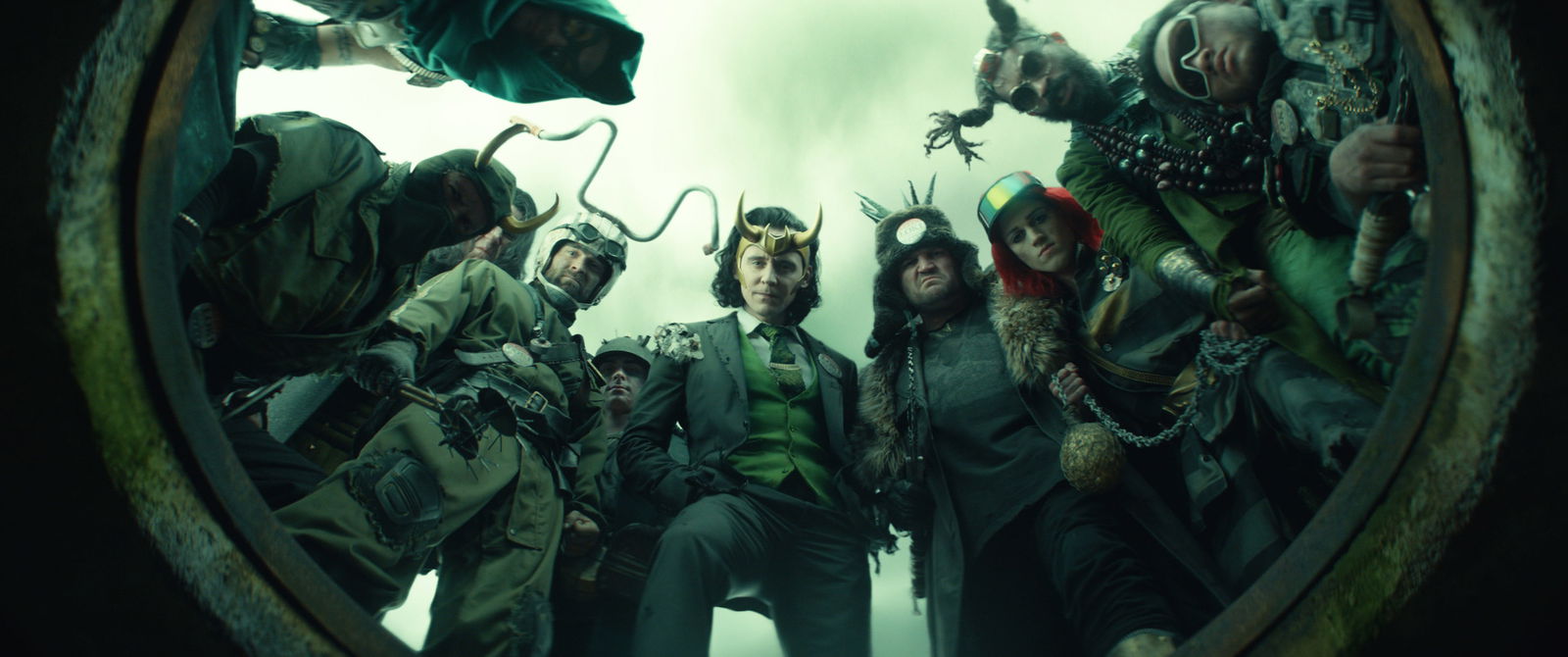 President Loki con i suoi seguaci President Loki e i suoi seguaci trovano il nascondiglio delle altre varianti