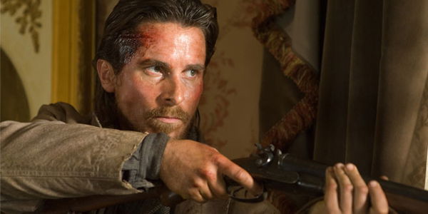Clicca per vedere l'immagine originale Christian Bale in una scena del film Hostiles