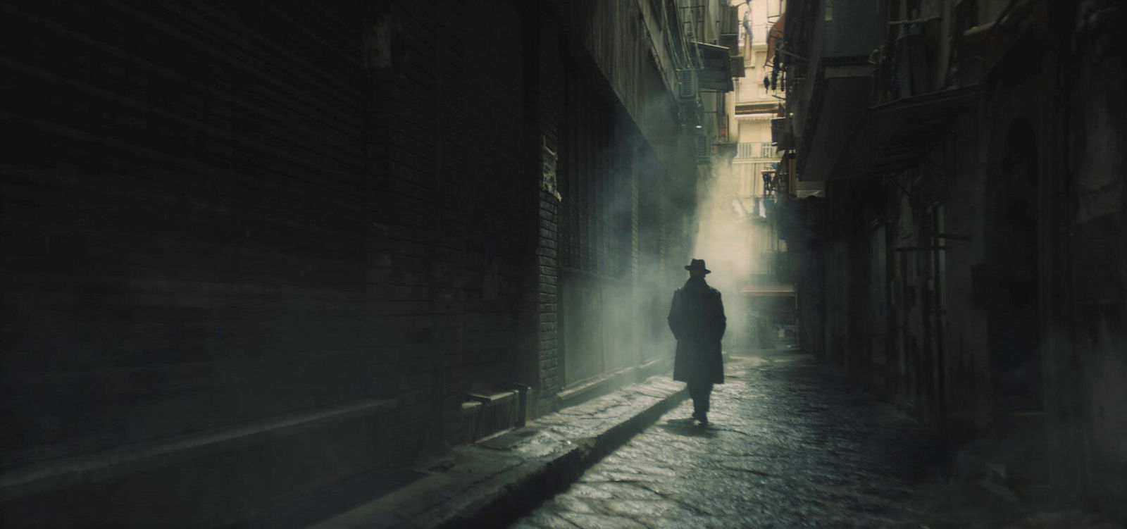 Clicca per vedere l'immagine originale La Napoli noir di 5 è il numero perfetto