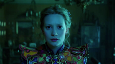 Copertina di Alice Attraverso Lo Specchio, Alice cerca Tempo nel secondo trailer