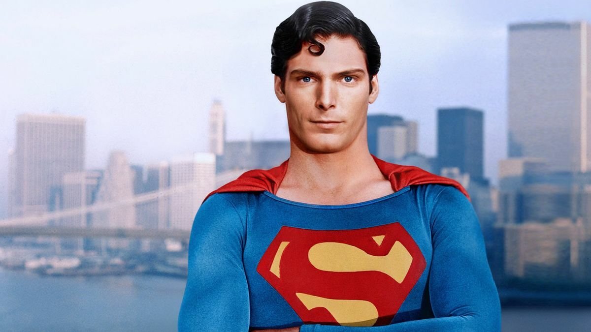 Superman è interpretato da Christopher Reeve