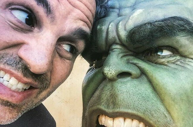 Mark Ruffalo con Hulk sul set di Thor: Ragnarok