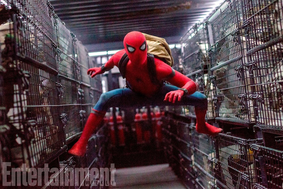 Spider-Man con indosso il suo nuovo costume in Homecoming