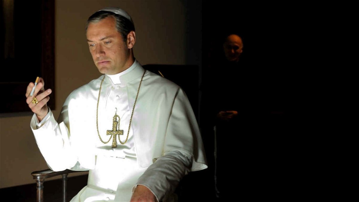 Jude Law è The Young Pope nella serie TV di Paolo Sorrentino