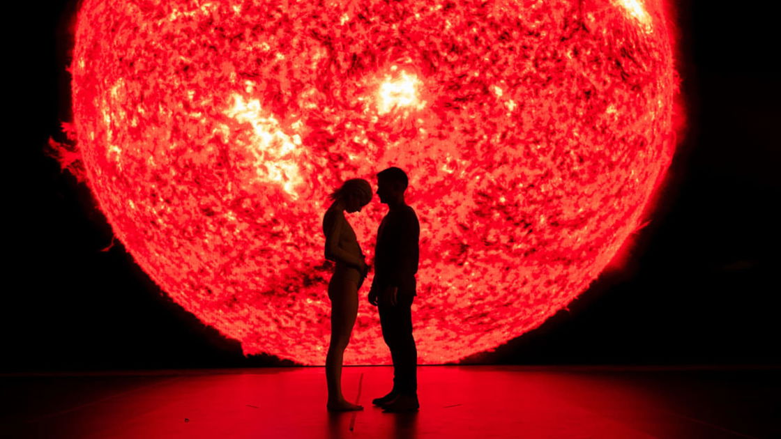 Copertina di Sensuale e incendiaria, la gioventù di Pablo Larraín scuote Venezia 76: la recensione di Ema