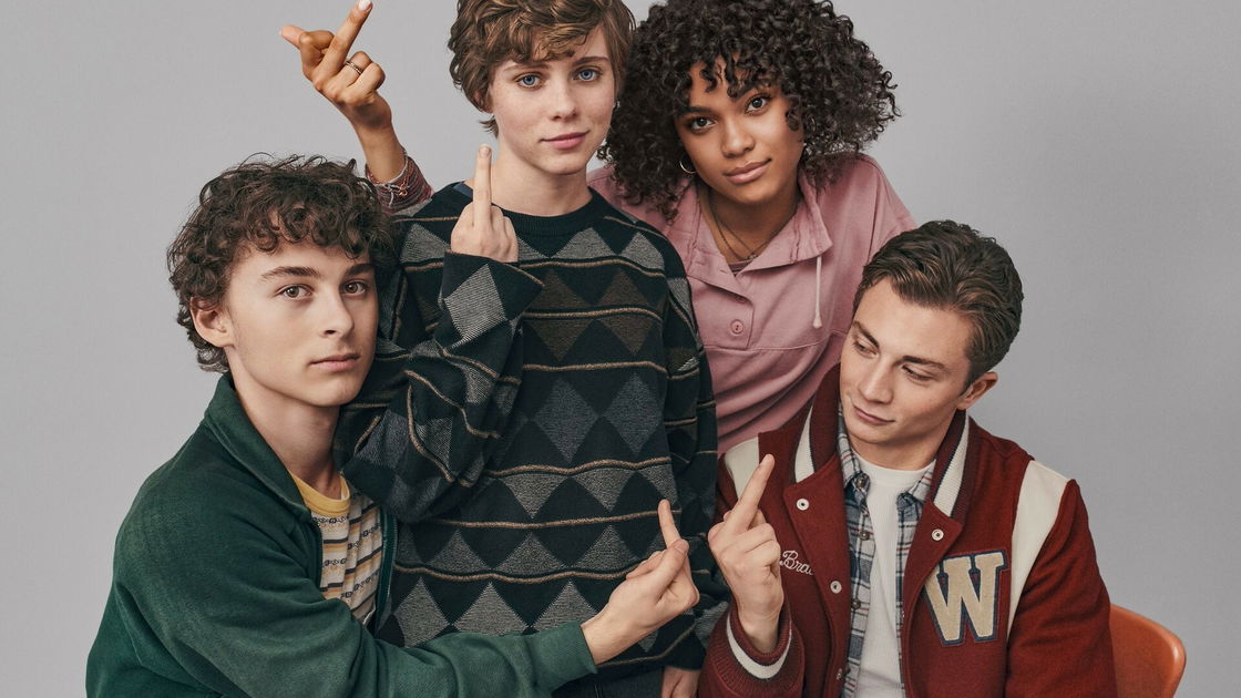Copertina di Netflix cancella I Am Not Okay With This e The Society: i fan in rivolta