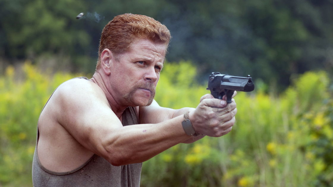 Copertina di Michael Cudlitz: "Siamo stati 4 ore al freddo per la scena della vittima di Negan"