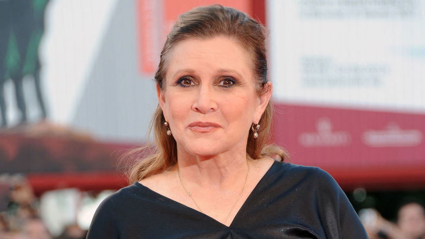 Copertina di Carrie Fisher: uccisa da un'apnea notturna e la combinazione di altri fattori