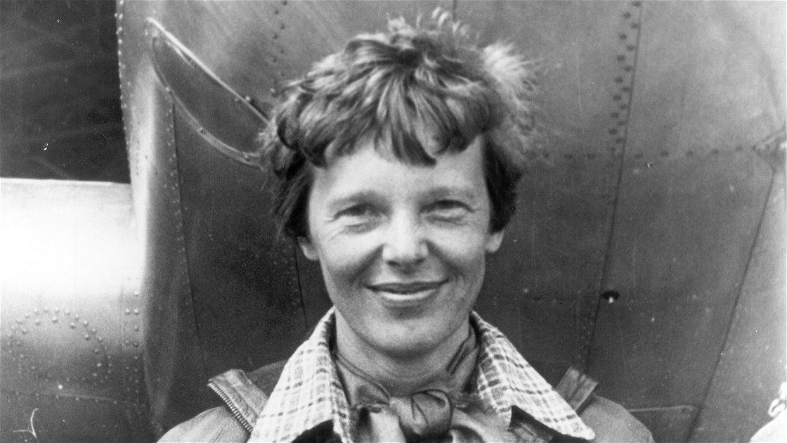 Portada de Las apariciones de Amelia Earhart entre el cine y la teleserie