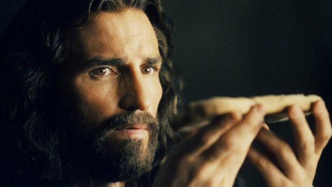 Copertina di La Passione di Cristo: Jim Cavieziel conferma che sarà ancora Gesù nel sequel