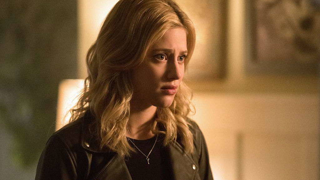 Copertina di Lili Reinhart a disagio sul set di Riverdale dopo l'aumento di peso