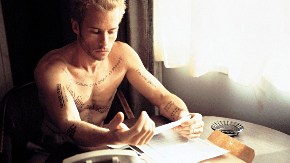 Copertina di Memento, la spiegazione del finale con le linee guida di Christopher Nolan