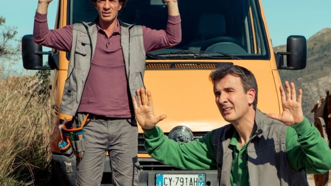 Copertina di Dov'è stata girata Incastrati? Le location siciliane della serie Netflix di Ficarra e Picone