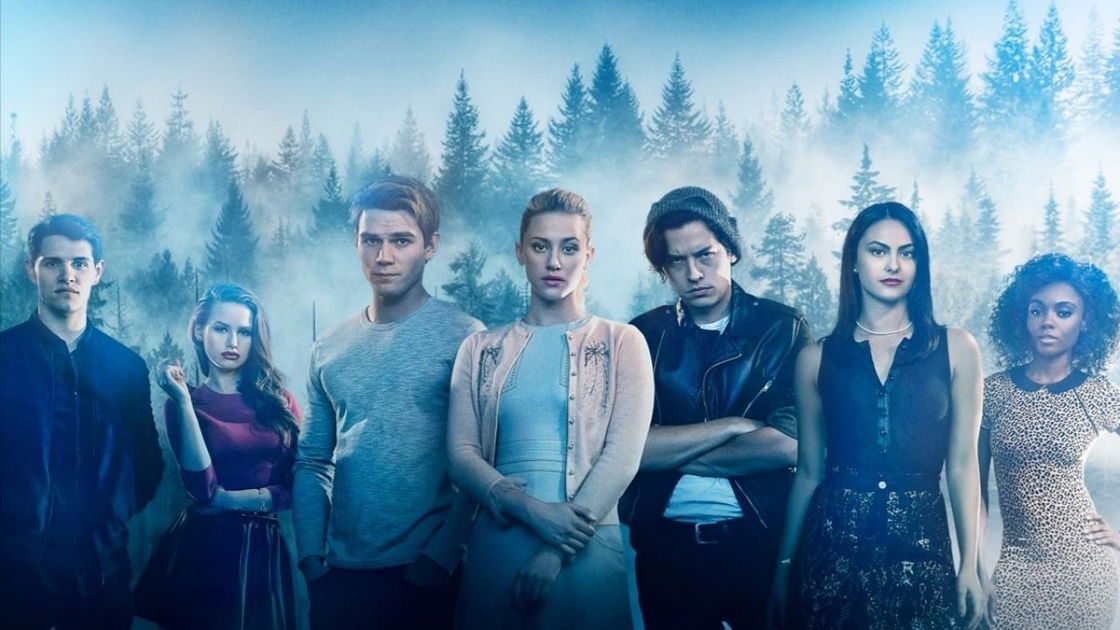 Copertina di Riverdale: polemica sul bacio nell'episodio 4x17, parla Lili Reinhart