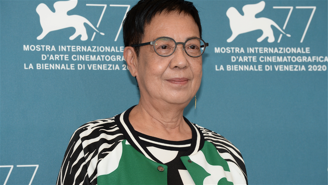 Copertina di Venezia 77, Ann Hui racconta Love After Love: "ho montato il film tra i gas lacrimogeni e la pandemia a Hong Kong" 