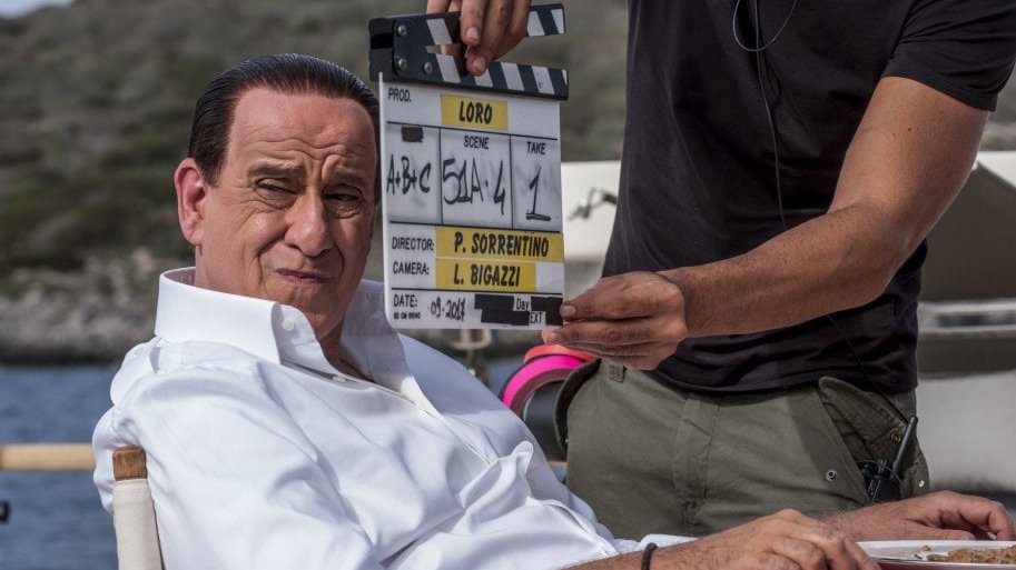 Copertina di Toni Servillo è Silvio Berlusconi nella prima foto dal set di Loro!