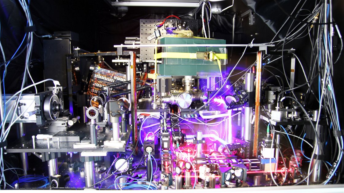 Copertina di Ideati orologi atomici che saranno in grado di misurare lo spaziotempo