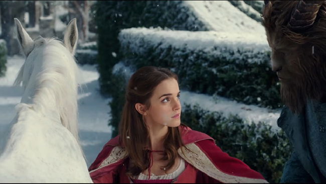 Copertina di La Bella e la Bestia: Emma Watson racconta la sua passione per Belle