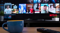 Copertina di Netflix abbassa i prezzi in 30 Paesi
