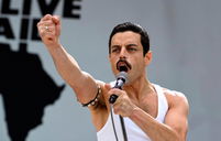 Copertina di Rami Malek parla della sua trasformazione in Freddie Mercury (a partire dai denti finti)