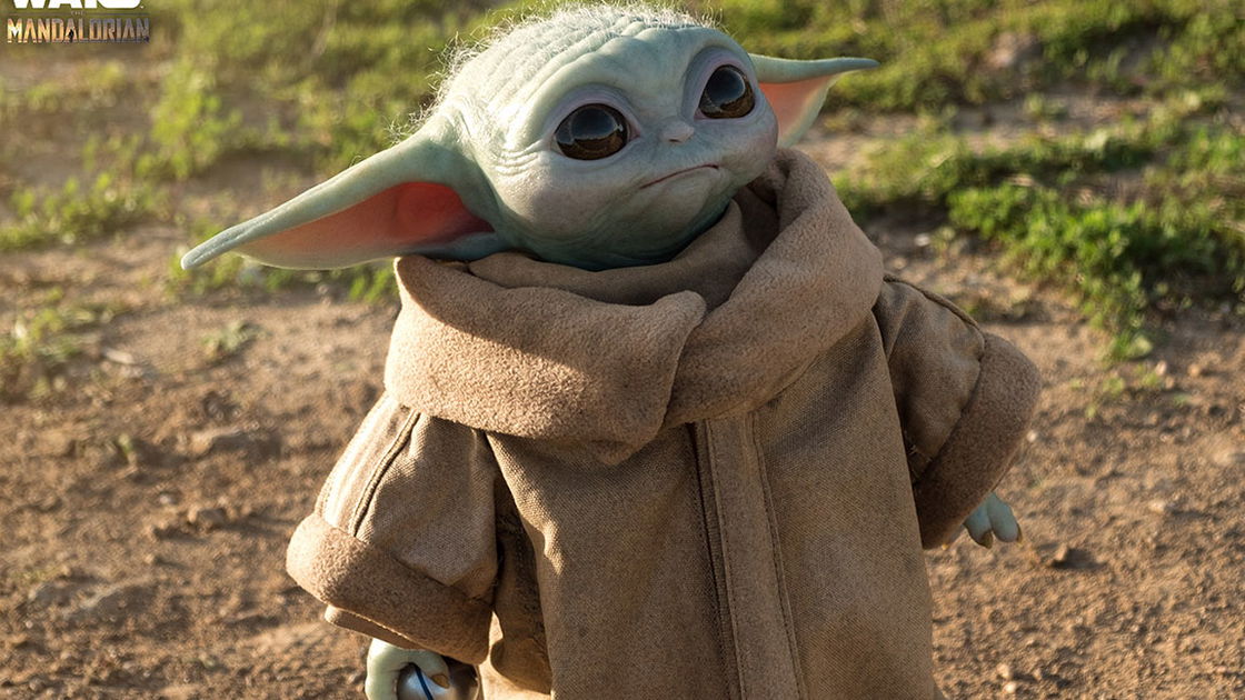 Copertina di Baby Yoda a grandezza naturale esiste e potete portarlo a casa