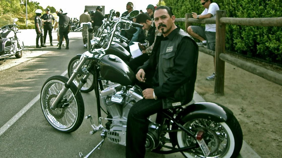Copertina di Mayans MC: l'episodio pilota non convince FX