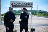 Copertina di Essere poveri a Roma Nord: Le Coliche dedicano un video a Romolo + Giuly