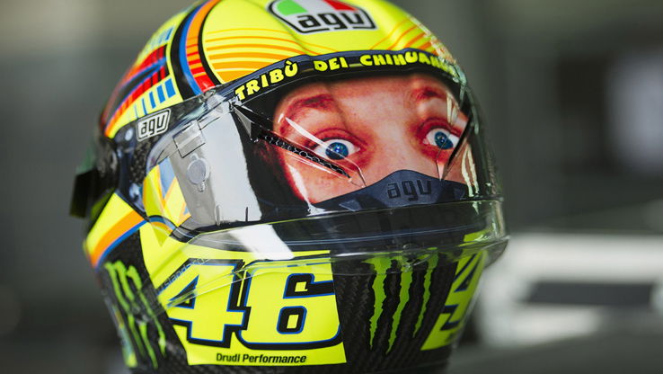 Copertina di Valentino Rossi sfreccia nel primo video gameplay di MotoGP 18