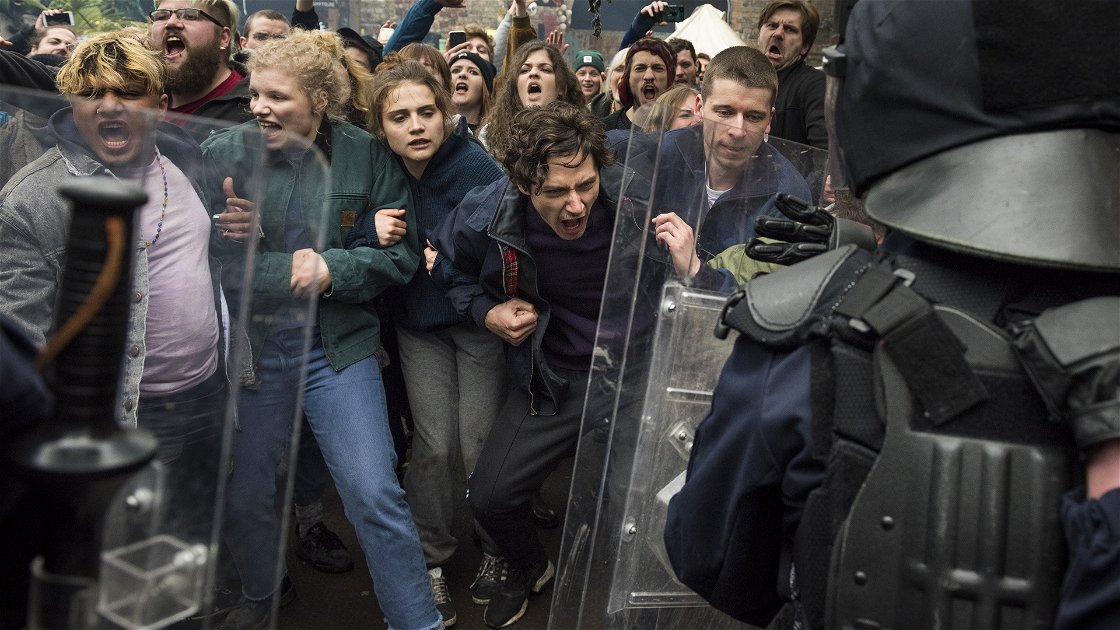 Kogu maailm ja homme: Saksa Netflixi film, mis uurib vägivalda ja antifašismi
