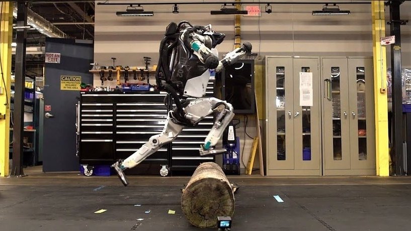 Copertina di Atlas, il robot di Boston Dynamics che si crede un atleta e fa parkour